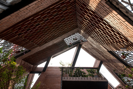 H&P Architects: Brick Cave in Hanoi

