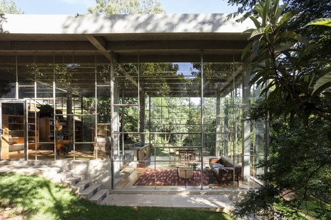 Atelier Branco Arquitetura: Casa Biblioteca in Vinhedo, Brasilien
