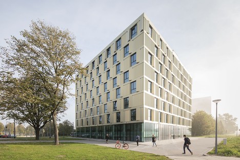 Mecanoo hat das neue Studentenwohnheim der Erasmus Universität Rotterdam geschaffen.
