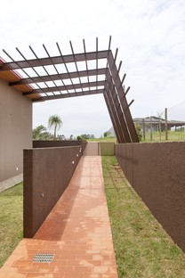 AUÁ arquitetos: Casa Laguna in Botucatu, Brasilien
