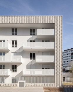 Housing in Ivry von Tectône Architectes
