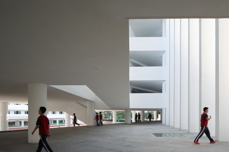Trace Architecture Office: Huandao Middle School, Haikou
