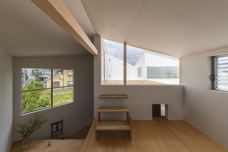 Tato Architects: Functional Cave, Spiralhaus in Takatsuki
