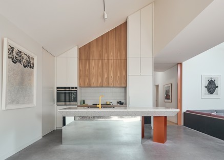 Split House von FMD Architects: zwei Identitäten für ein Haus
