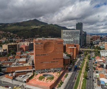 El Equipo Mazzanti: Ausbau der Santa Fe Foundation, Bogotà
