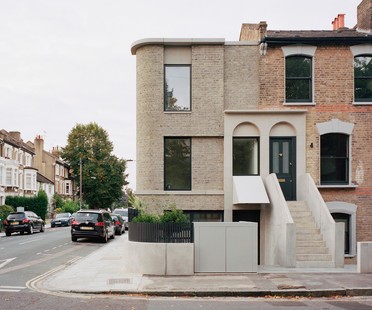 31/44 Architects: Eckhaus in Peckham, London
