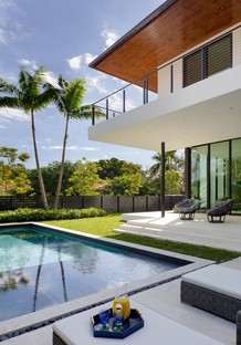 Bay Tropical Residence von SDH Studio
