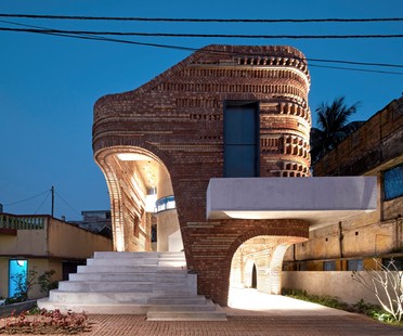 Abin Design Studio: Gallery house in Bansberia, West Bengal, Indien
