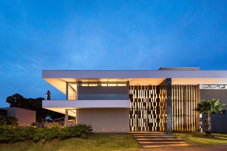 Schuchovski Arquitetura: Residencia HRB in Curitiba, Brasilien
