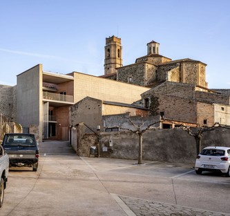 Harquitectes: Weinkellerei Clos Pachem in Gratallop, Katalonien
