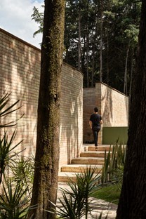 LANZA Atelier: Jajalpa oder das Haus im Wald in Ocoyoacac, Mexiko
