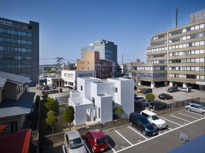 Yoshichika Takagi: ein Haus auf einem Parkplatz