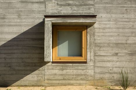 Castanheira: Ein Haus aus Zement und Holz
