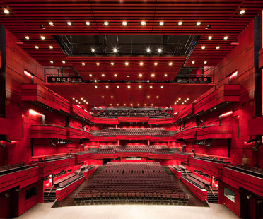 Larsen und Eliasson: Auditorium in Reykjavik
