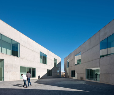 Taller Bàsico de Arquitectura: Fakultät für Medizin in Saragossa
