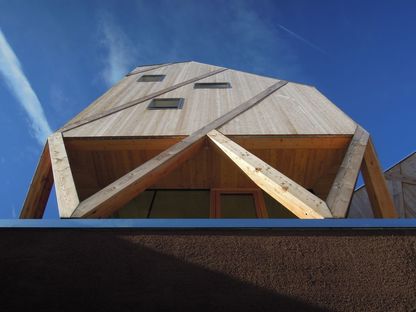 MoDus Architects: Haus und Künstleratelier in Kastelruth
