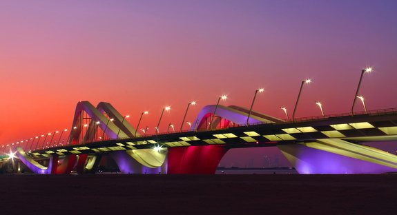 Abu Dhabi: Architektur und Design der Extraklasse
