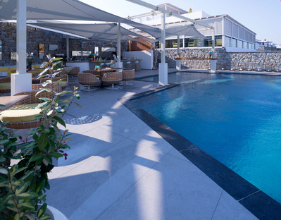 Hotel und Resort auf Mykonos mit den Fliesen Ultra Ariostea
