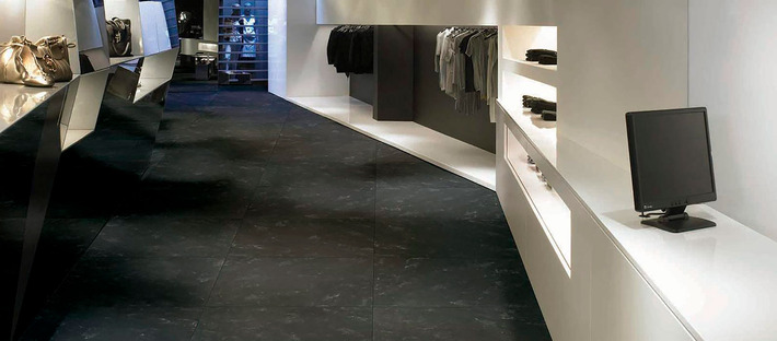 Fußböden aus Feinsteinzeug in Marmoroptik FMG für Einkaufszentren
