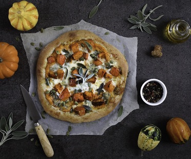 <strong>Pizza mit Kürbis und Gorgonzola – Rezept von Un déjeuner de soleil</strong><br />

