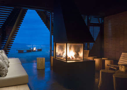 Kuppeln als Holzlamellen für ein Restaurant mit Sauna von Avanto Architects

