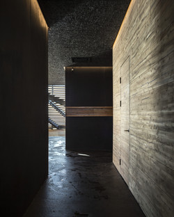 Kuppeln als Holzlamellen für ein Restaurant mit Sauna von Avanto Architects


