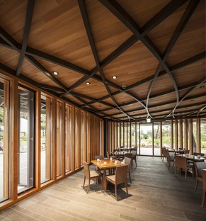 Stahlstruktur für das Dach des Taekwang Country Club Café von Mecanoo
