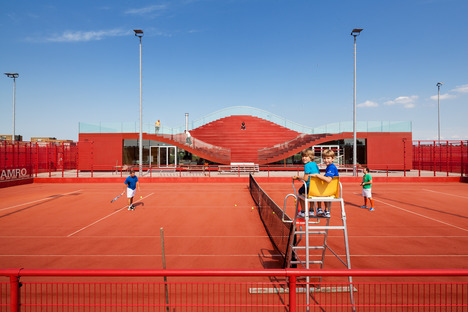 Tennisclub mit EPDM-Beschichtung
