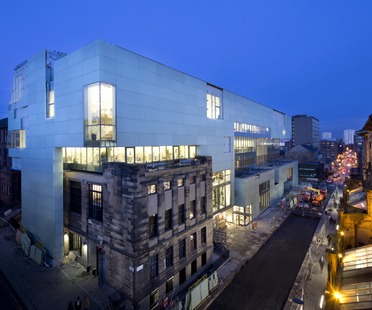Glasgow School von Steven Holl und die vertikalen Lichtkanäle
