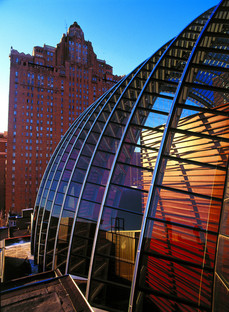 Musik unter einem Glas- und Stahlgewölbe im Kimmel Center von Viñoly in Philadelphia

