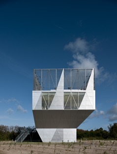 Ein Mini-Sportturm mit Aluminiumfassade von Dorte Mandrup
