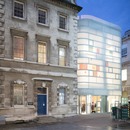 Steven Holl's Maggie's Centre Barts in London besteht aus Beton, Glas und Bambus.
