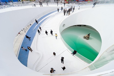 Die geschlossene Doppelspirale des Pavillons der EXPO 2010 von Bjarke Ingels
