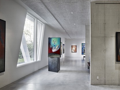 Eine Galerie am See aus Stahlbeton von Henning Larsen

