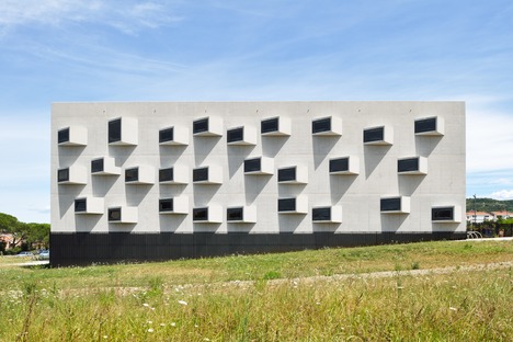 Universitätscampus aus Glas, Stahl und Beton von Dekleva Gregoric architects
