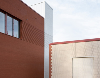 Christ & Gantenbeins Home of Chocolate aus glasiertem Ziegel und Beton
