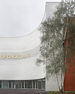 Christ & Gantenbeins Home of Chocolate aus glasiertem Ziegel und Beton
