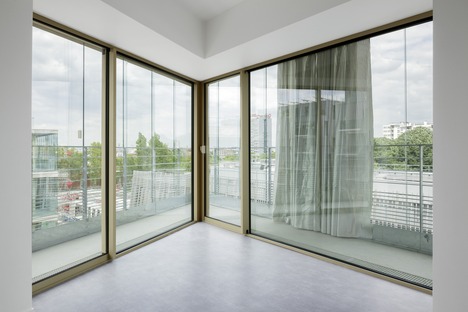 Sozialwohnungen aus Glas und Beton von Atelier Kempe Thill
