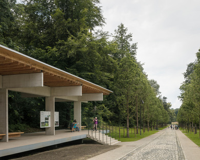 Reception Building von NU architectuuratelier aus Beton und Holz
