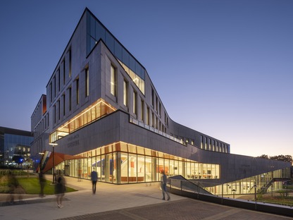 Beton und Kalkstein für die Morgan State University von Teeple-GWWO Architekten
