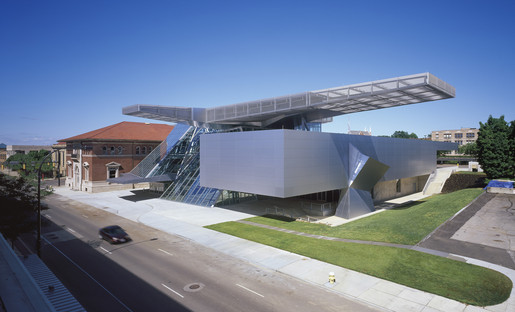 Das Filterdach des Akron Museums von Coop Himmelb(l)au
