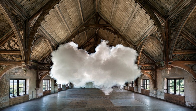 Nimbus: Berndnaut Smildes Indoor-Wolken
