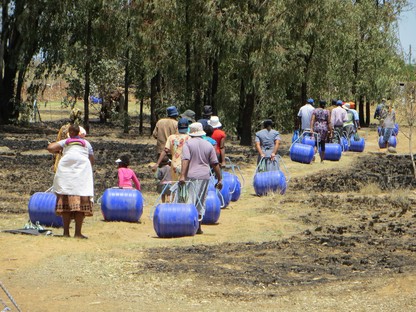 Ana Dominguez Siemens: “Wasser, ein gefährdetes Gut. Projekte, um es zu retten”
